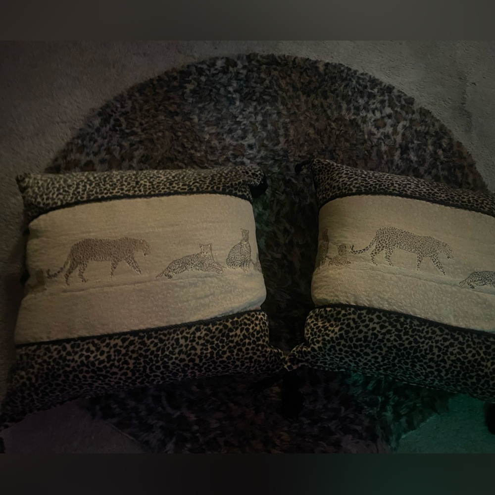 Leopard suede pillows black on reverse
